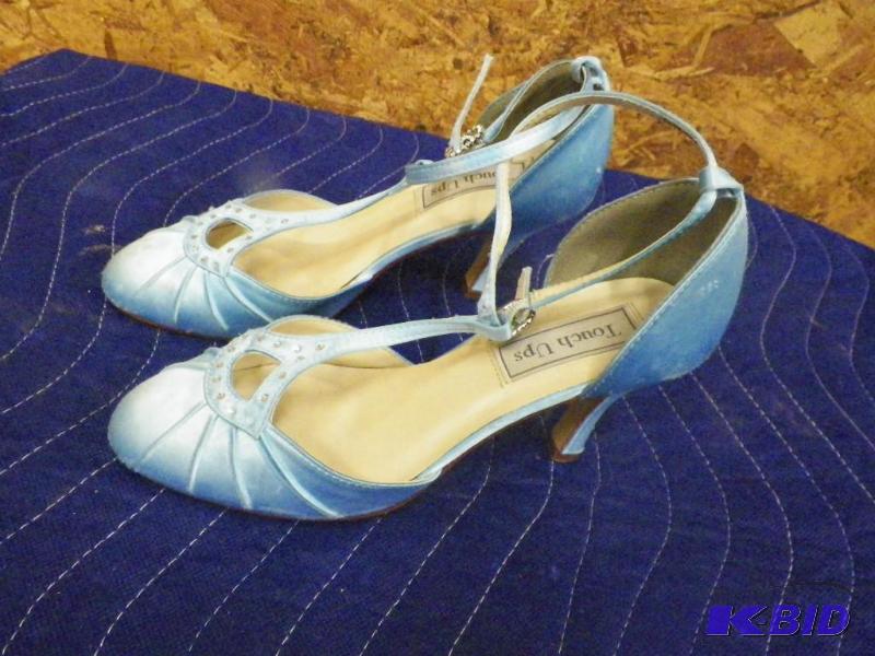 lot 340 image: Light Blue Catherine shoes