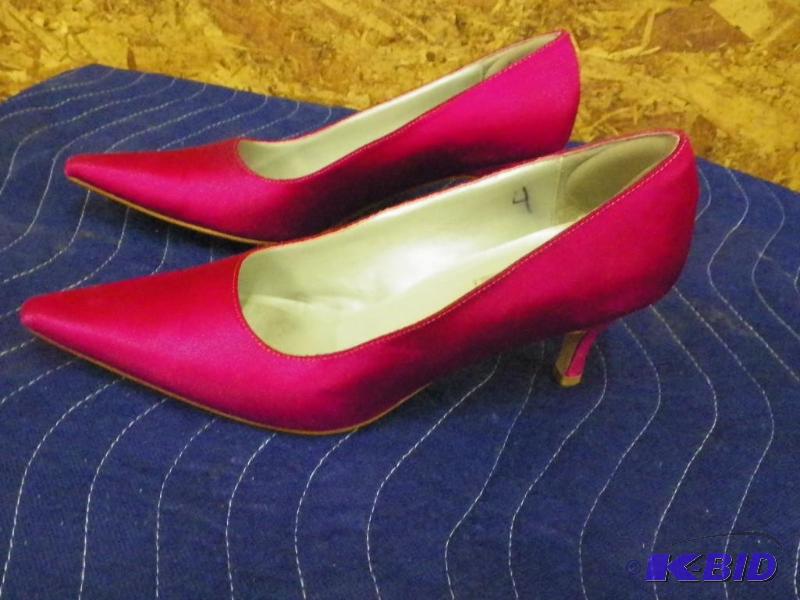 lot 342 image: Dark Pink Heels