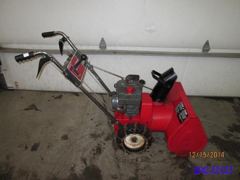 lot 11 image: Toro Two-Stage 5HP Snowblower, 21" Width...