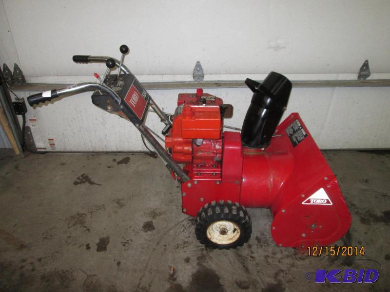 lot 9 image: Toro 5HP Two-Stage Snowblower, 24" Width...
