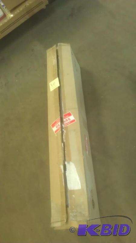 lot 114 image: Box 0f 24 Goodlite G-20081 Straight 40-watt 48-Inch T12 Fluorescent Tube Light Bulb, Cool White