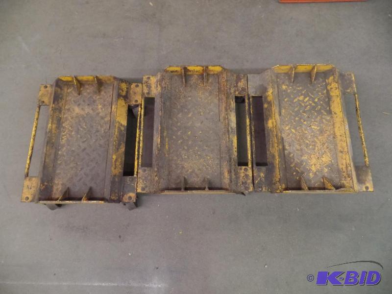lot 17 image: Automotive Dollies