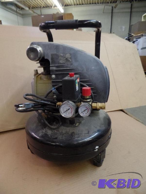 lot 4 image: Air Compressor