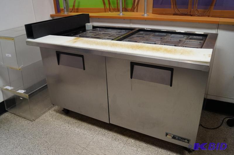 lot 16 image: Sandwich station