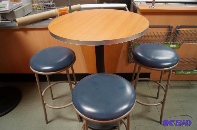 lot 30 image: Table and stools