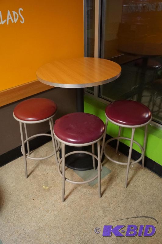 lot 31 image: Table and stools