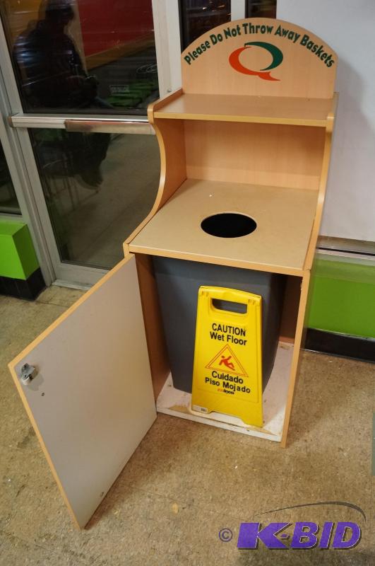 lot 37 image: Waste can holder
