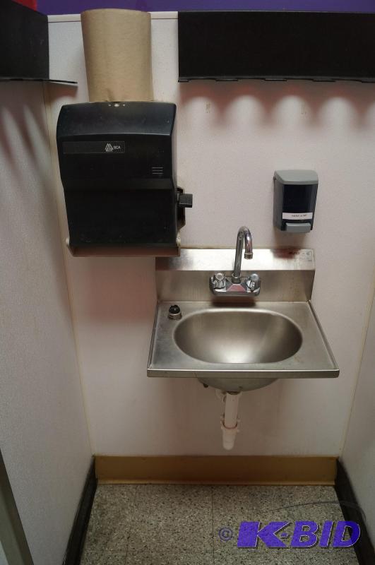lot 38 image: Sink