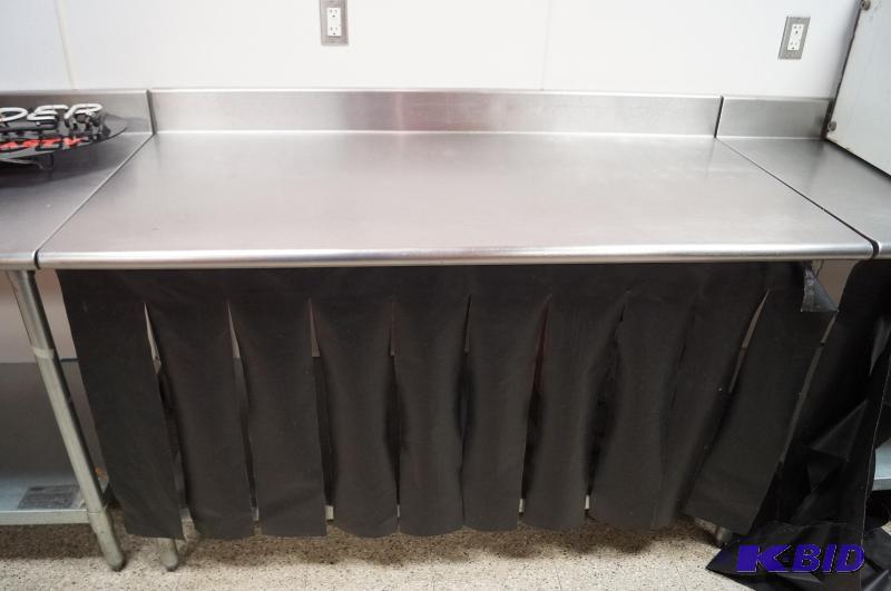 lot 5 image: Table