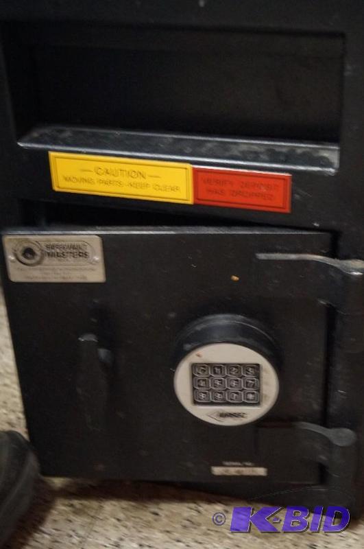 lot 56 image: floor safe