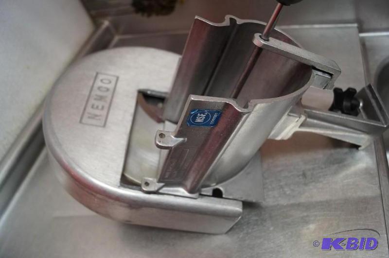 lot 57 image: vegetable slicer