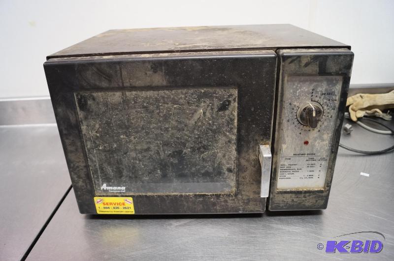 lot 7 image: Microwave