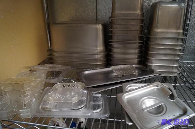 lot 81 image: Food Containers