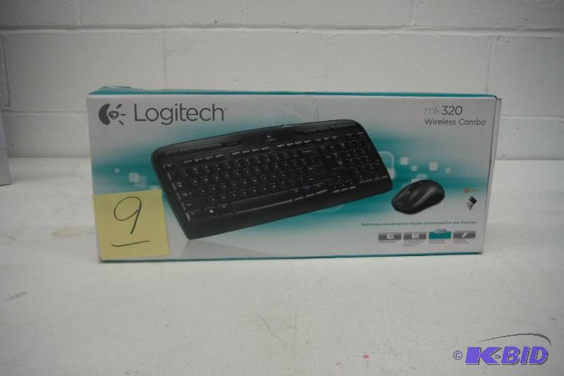 lot 9 image: Logitech Wireless Desktop MK320 Combo
