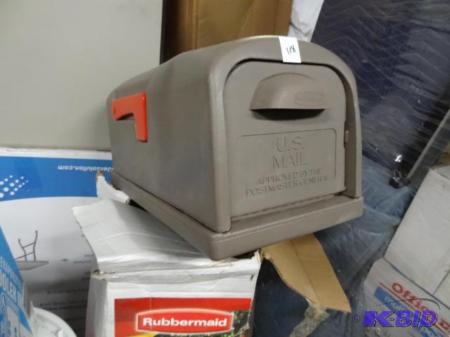 lot 118 image: New Rubbermaid Brand Classic us mailbox. Poll...