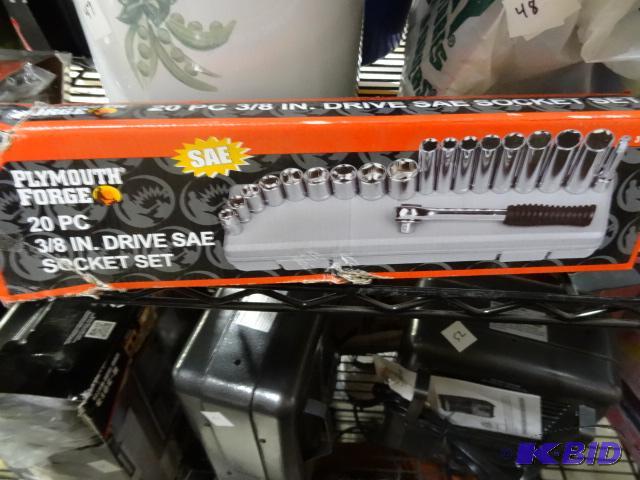 lot 34 image: New in box Plymouth forge brand 20 piece thre...