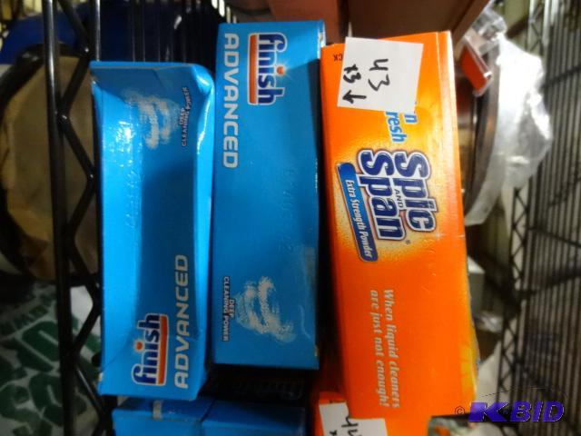 lot 43 image: New 3 piece lot of cleaning supplies. Include...