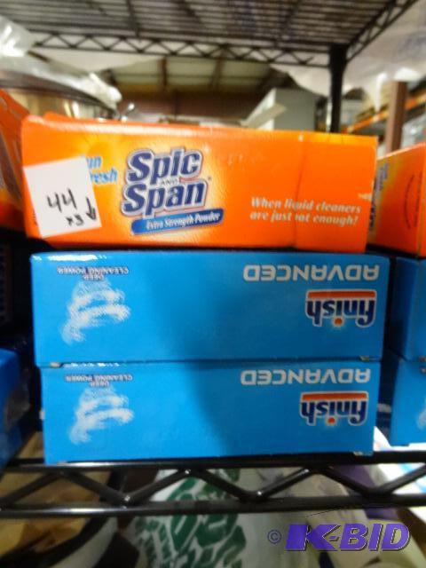 lot 44 image: New 3 piece lot of cleaning supplies. Include...