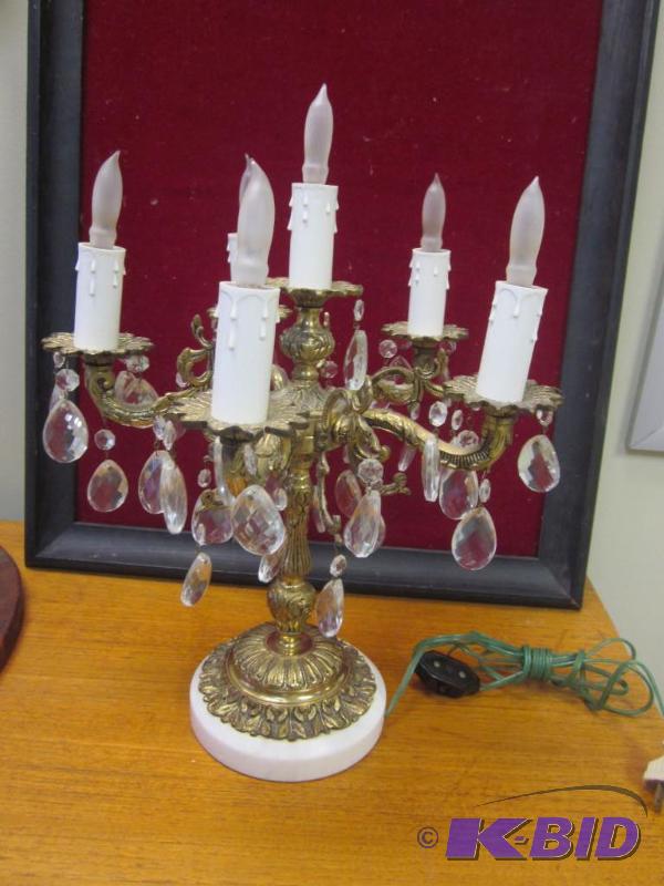 lot 10 image: Vintage Lighting