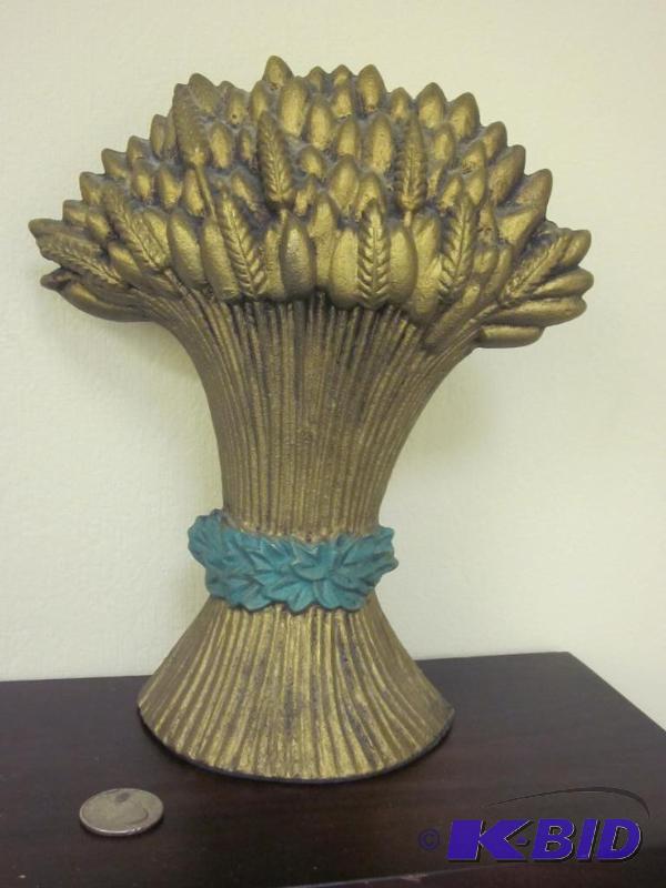 lot 16 image: Large and very heavy cast bronze bundle of fl...