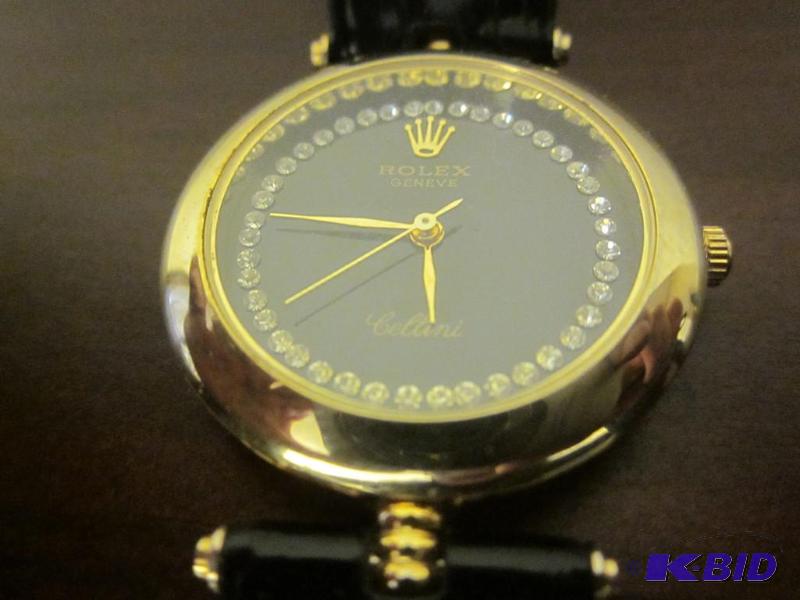 lot 2 image: Watch