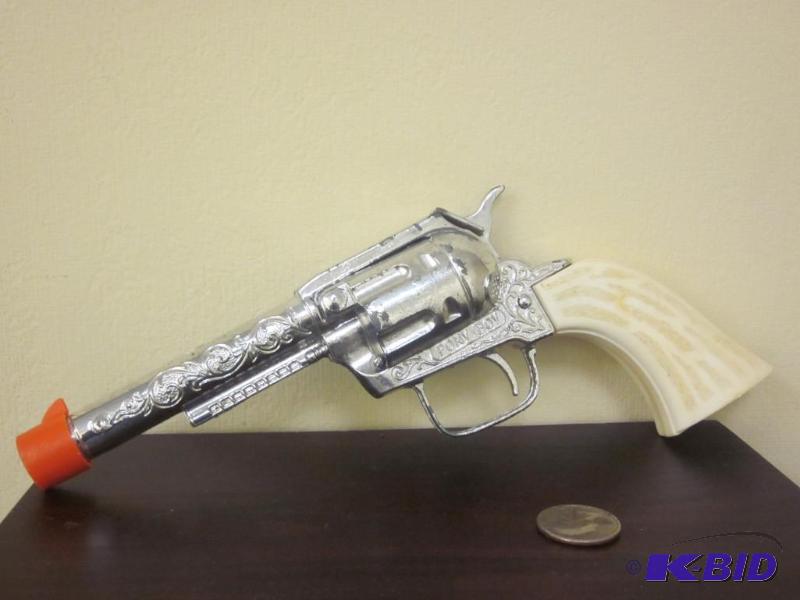 lot 28 image: Vintage Pony Boy cap gun.      ...