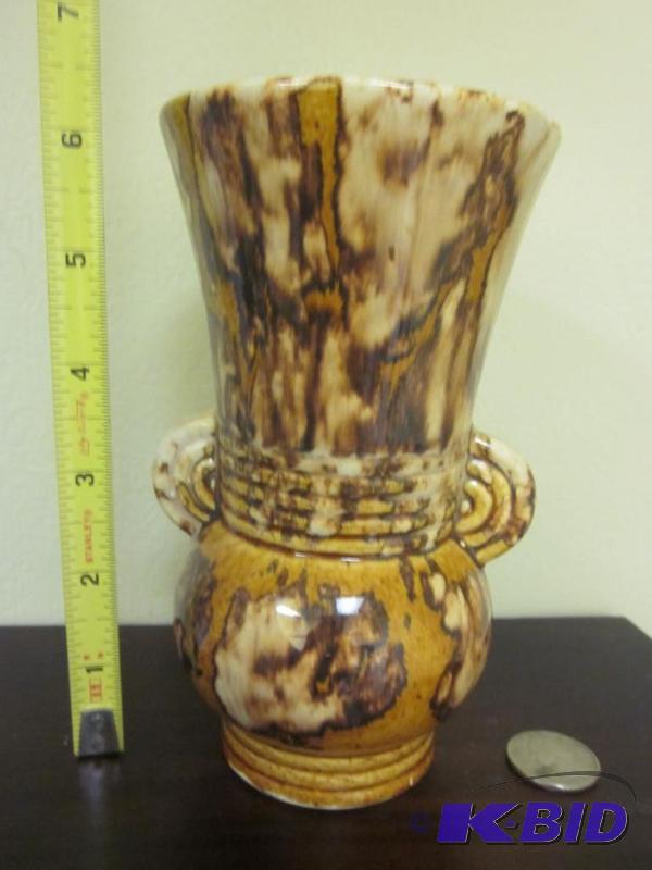 lot 36 image: Art Deco Major Potter, possible Brush McCoy, ...