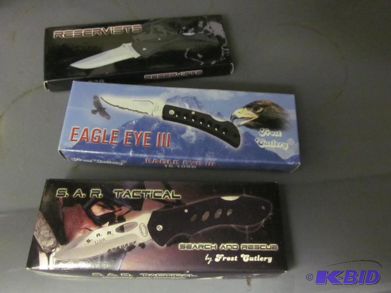 lot 45 image: Lot of (3) pocket knives, new in box.   ...
