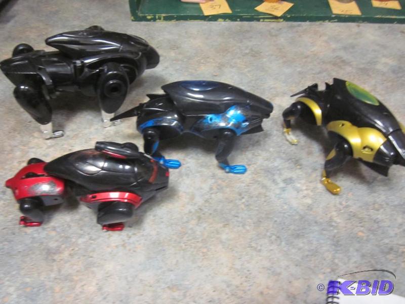 lot 65 image: 1999 lot of (4) Trendmaster battery operated ...