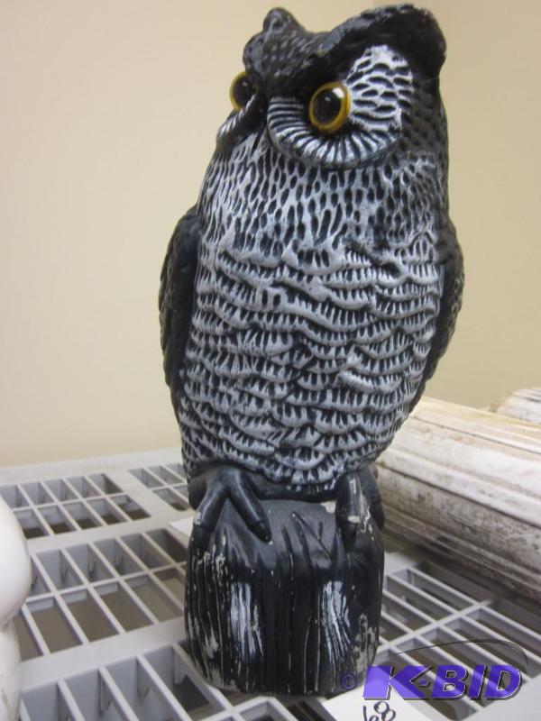 lot 68 image: 16 inch plastic owl.      ...