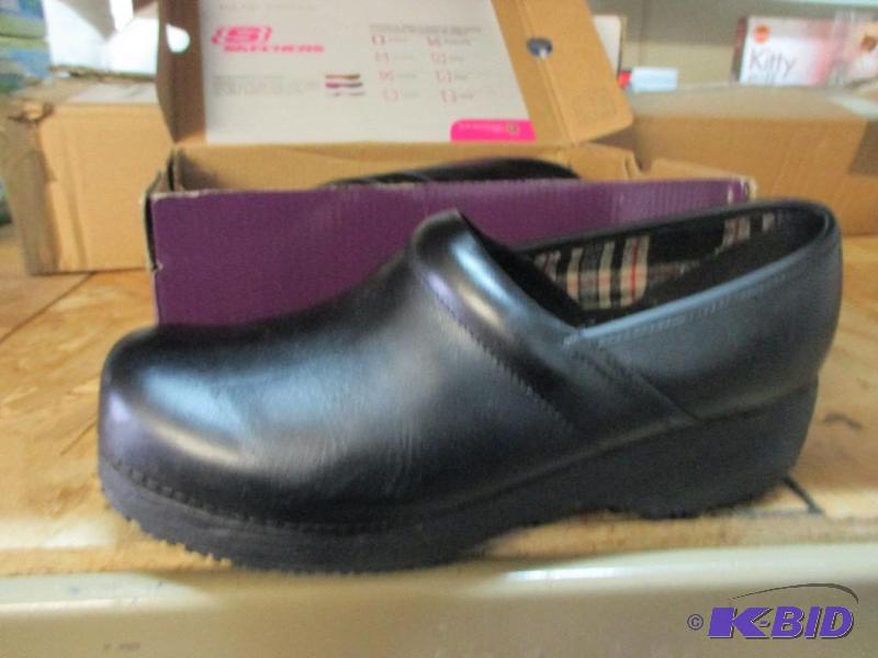 Skechers size 11 shoes...