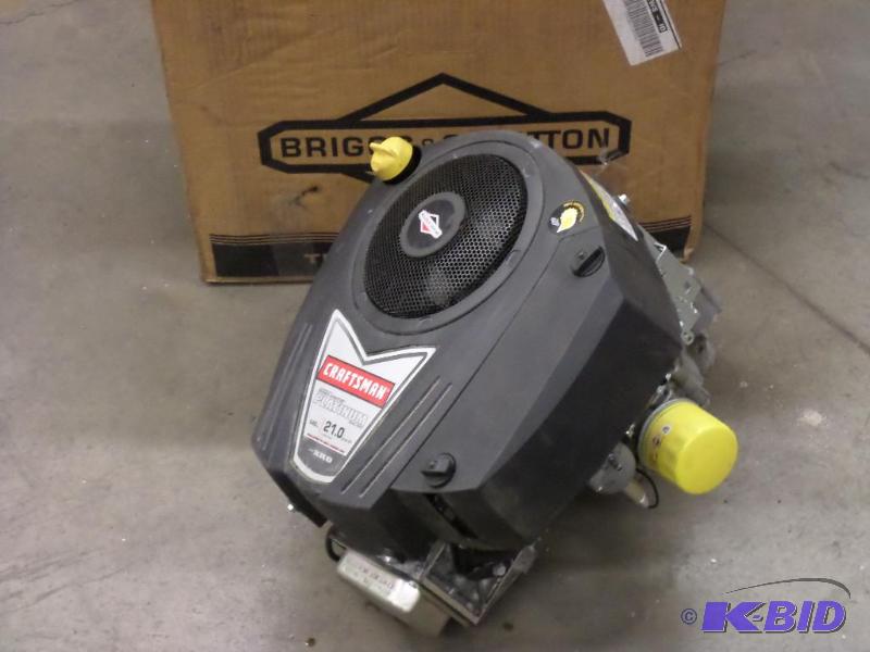 lot 16 image: Briggs & Stratton Platinum XRD 21HP Lawn ...