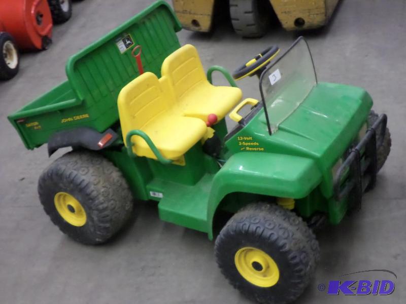 lot 3 image: John Deere 12Volt Gator, Dump Box, Needs Repa...