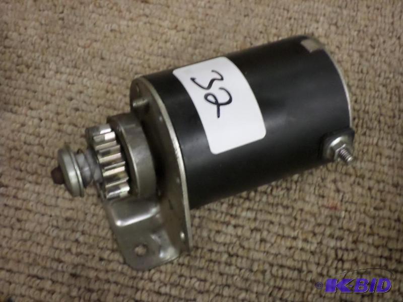 lot 32 image: 12Volt Engine Starter, Works...