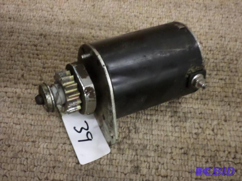 lot 39 image: 12Volt Engine Starter, Works...