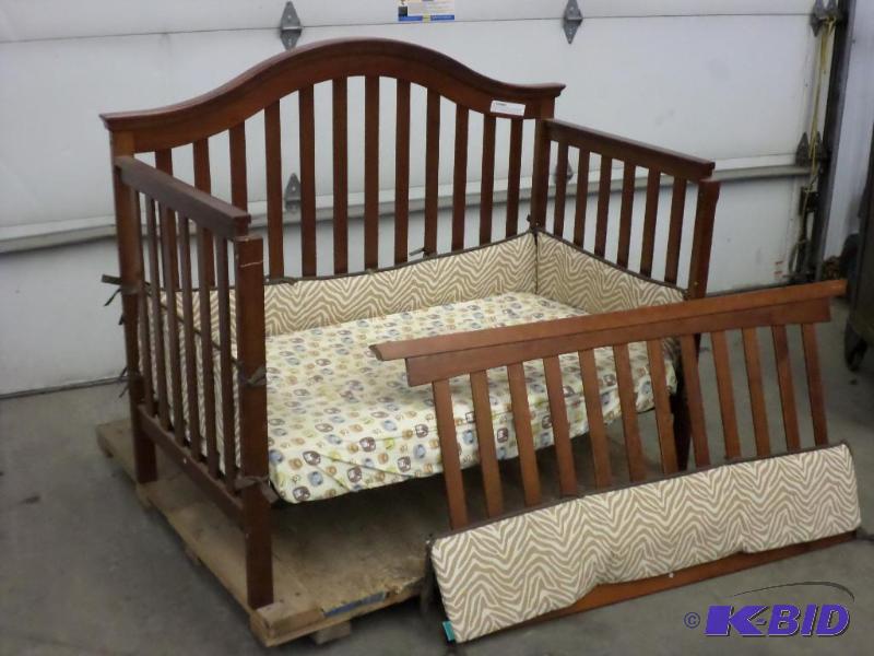 lot 4 image: Real Wood Convertible CribToddler Bed With R...
