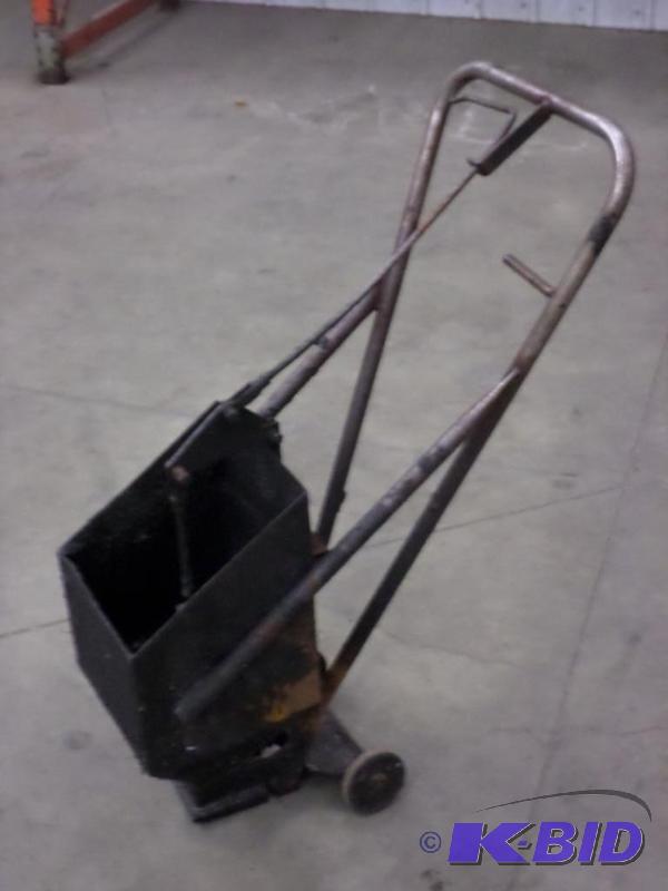 lot 50 image: Push-Style Crack-Filler Kettle...