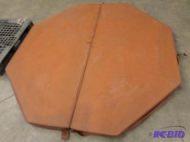 lot 61 image: 8-Sided Hot Tub Cover, 2.5" Thick...