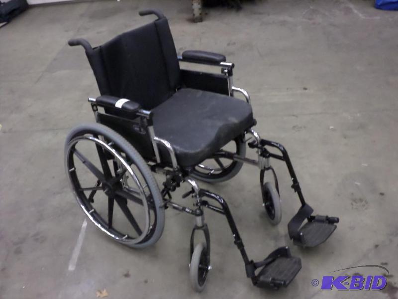 lot 96 image: Invacare 9000XT Folding Wheelchair...