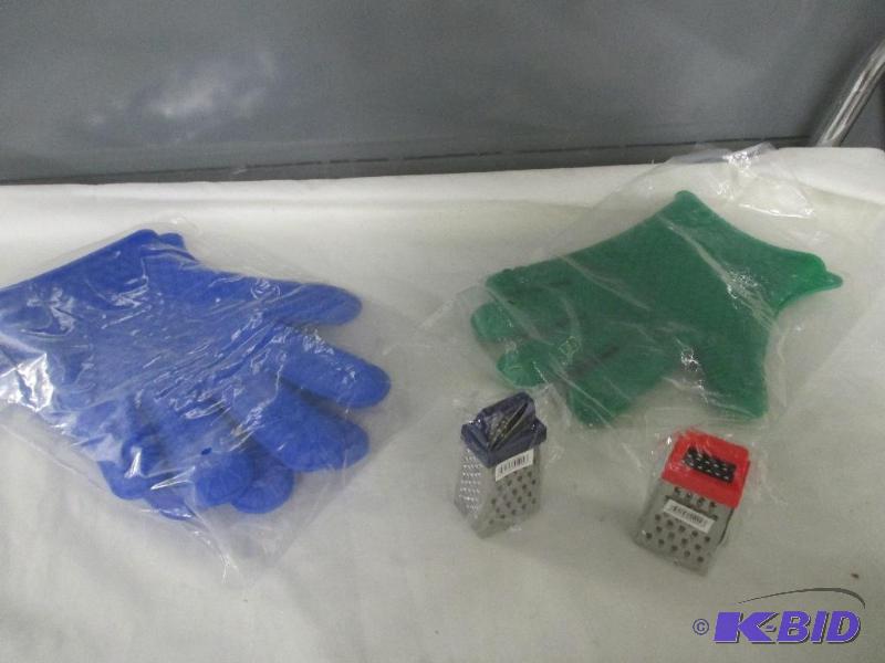 2 Silicone Gloves, 2 Small Shredders