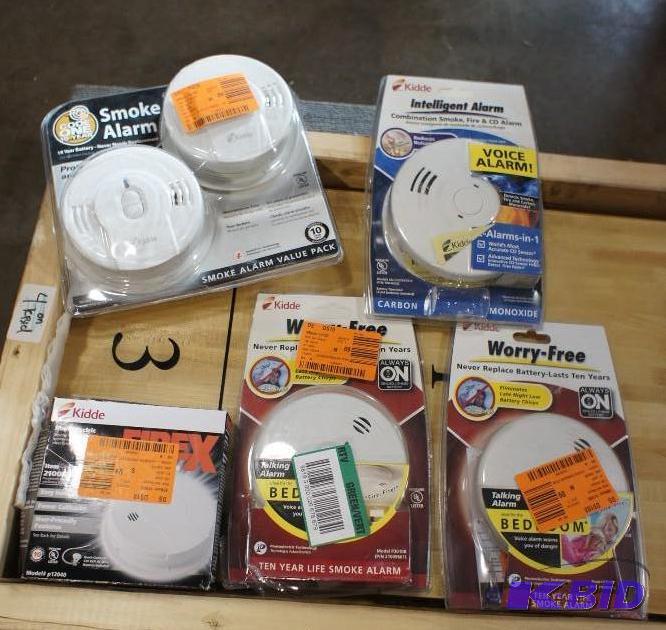 Lot of Smoke &amp Carbon Monoxide Alarms. (5...