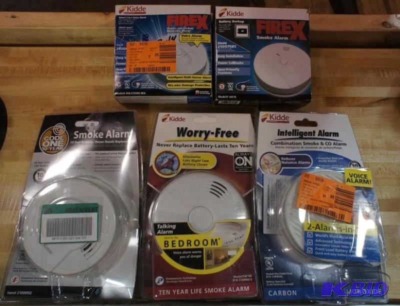 Lot of Smoke &amp Carbon Monoxide Alarms. (5...