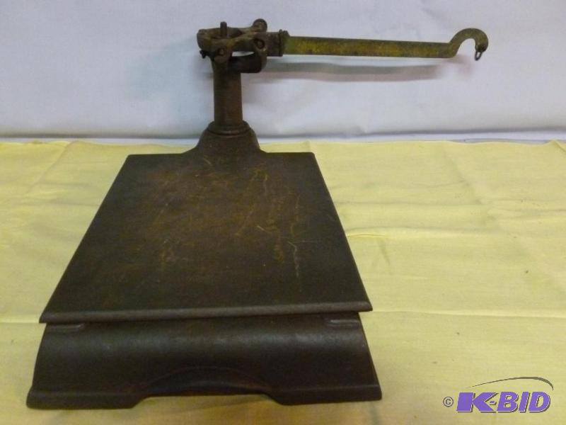 lot 115 image: Antique cast iron bodied with brass balancing...