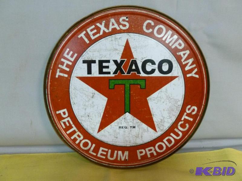 lot 15 image: Collectible Texaco metal sign that measures 1...