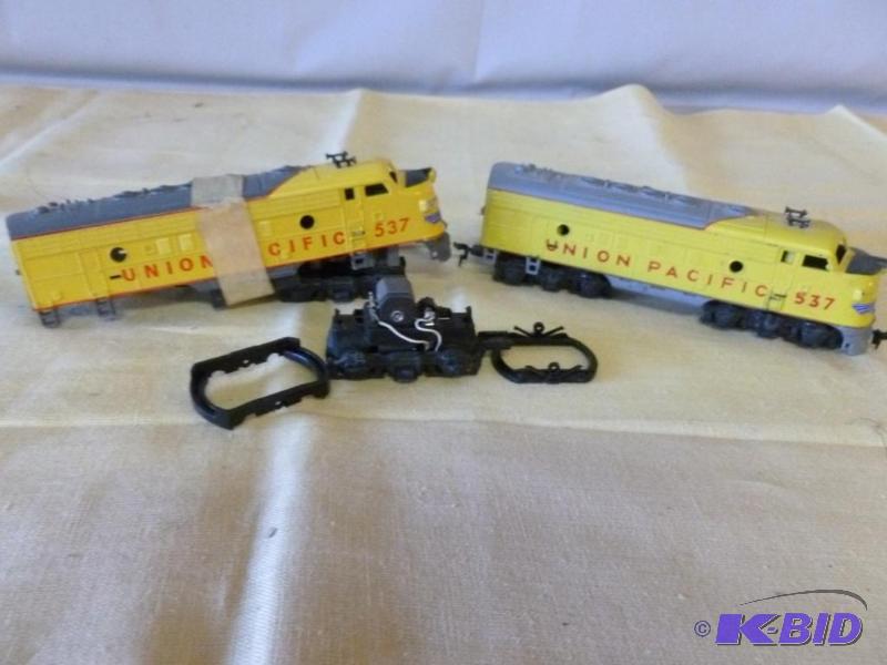 lot 166 image: This lot consists of a HO Scale Union Pacific...