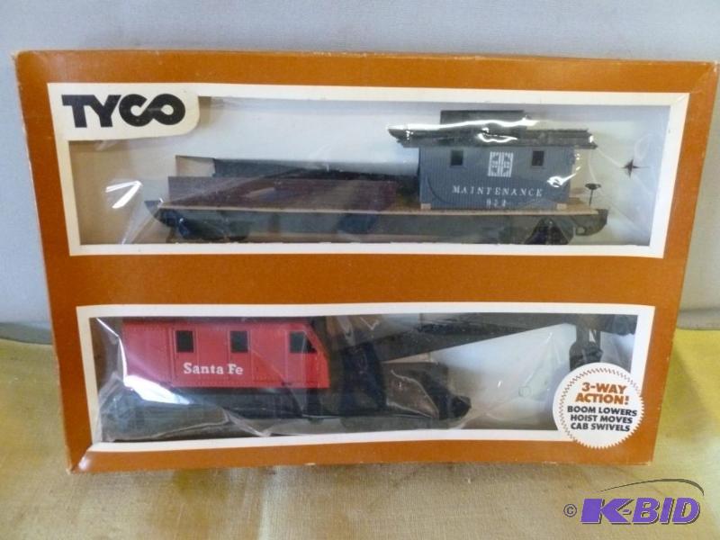 lot 167 image: Tyco HO Scale Operating Crane Car With Boom T...