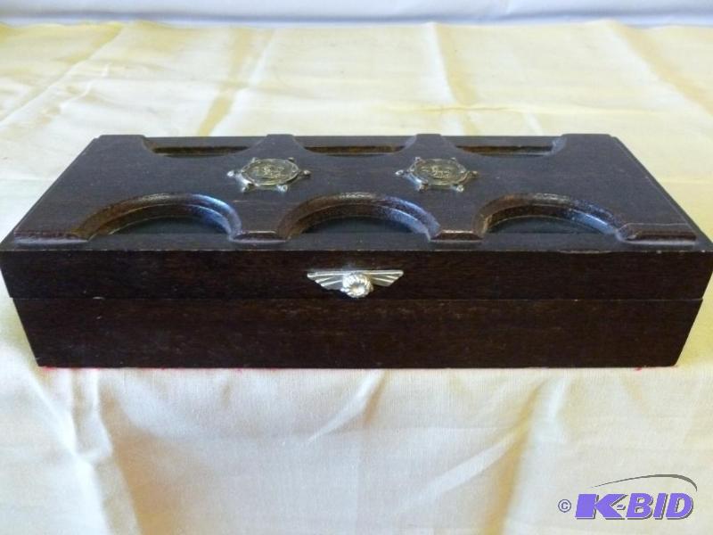 lot 187 image: Solid wood jewelry box with brass trim&nbspt...