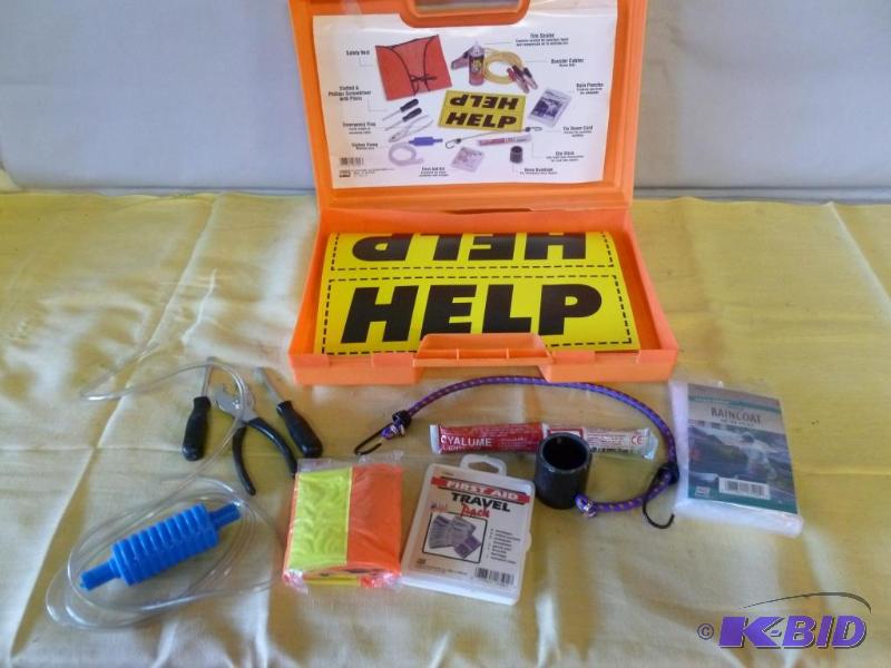 lot 213 image: Emergency automobile travel kit. ...