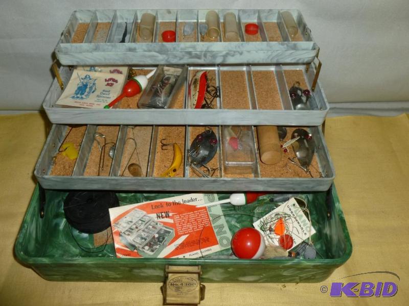 lot 257 image: Vintage Plano No. 4300 fishing tackle box wit...