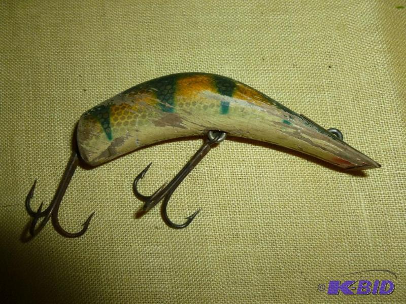 lot 260 image: Large Vintage Kautzky Lazy Ike wooden fishing...